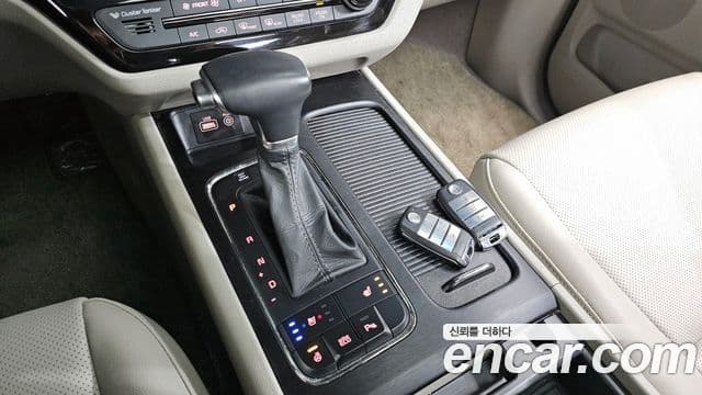 Kia All New Carnival Luxury, 2017 9