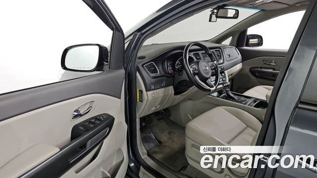Kia All New Carnival Luxury, 2017 11
