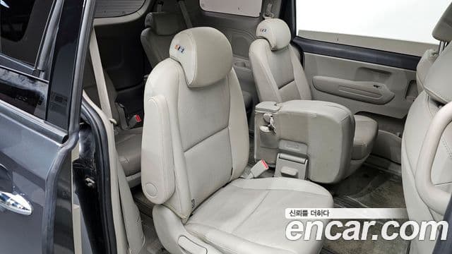 Kia All New Carnival Luxury, 2017 12