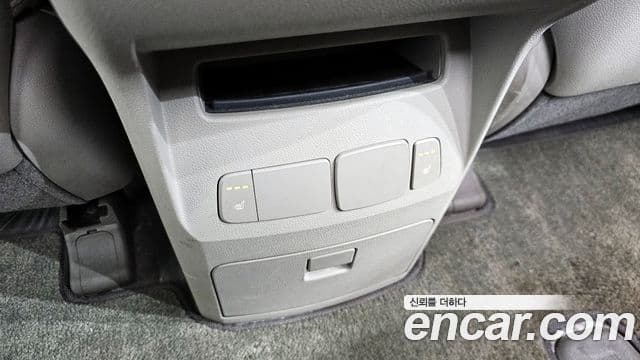 Kia All New Carnival Luxury, 2017 19