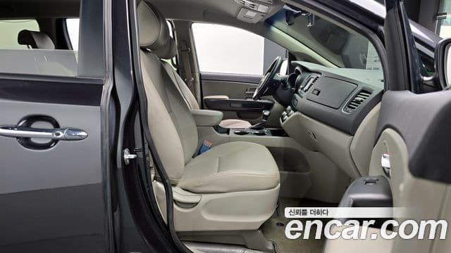 Kia The / новый New Carnival Luxury, 2020 10