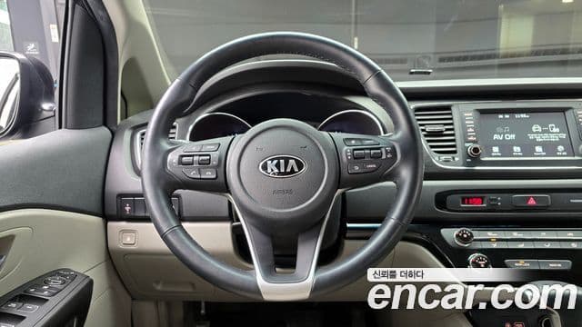 Kia The / новый New Carnival Luxury, 2020 14