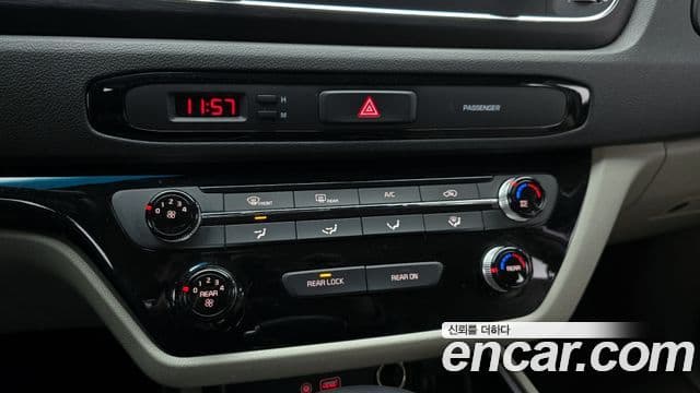 Kia The / новый New Carnival Luxury, 2020 18