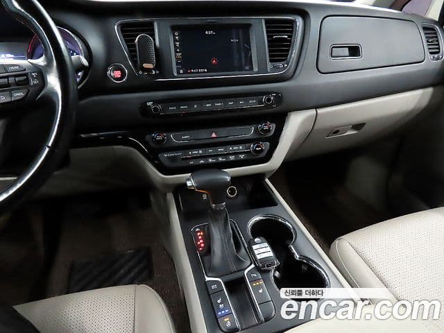 Kia The / новый New Carnival Luxury, 2019 12