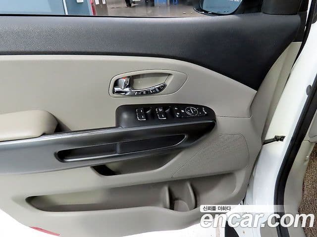 Kia The / новый New Carnival Luxury, 2019 15