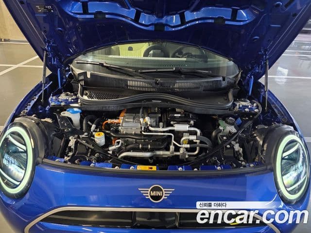 Mini Cooper Электрический (Electric) 4세대 SE favored, 2024 6
