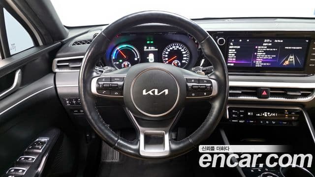 Kia K5 гибрид 3세대 Prestige, 2023 13