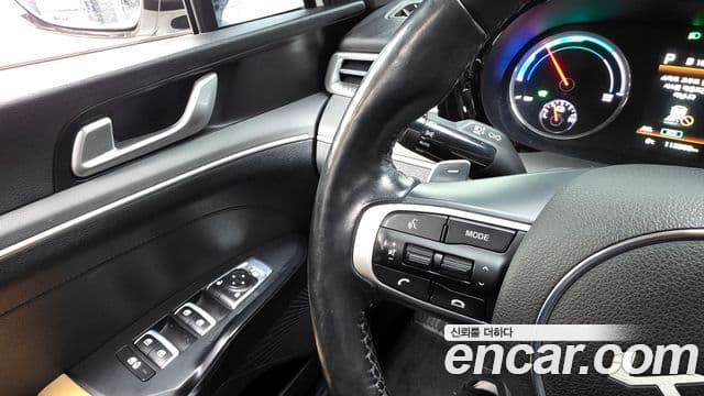 Kia K5 гибрид 3세대 Prestige, 2023 17