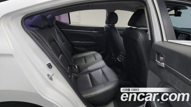 Hyundai Avante AD Modern, 2017 11