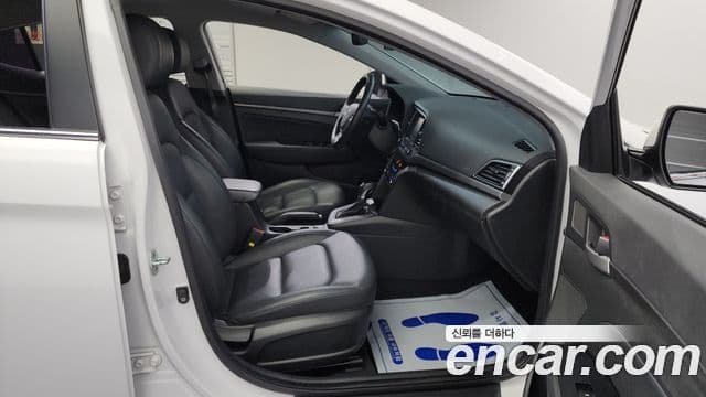 Hyundai Avante AD Modern, 2017 13