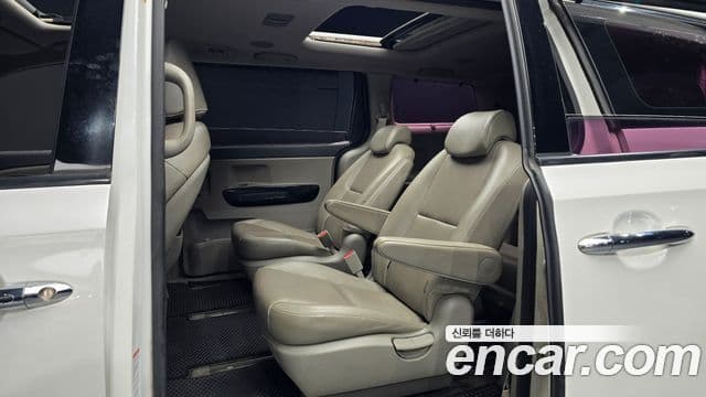 Kia All New Carnival Prestige, 2016 12