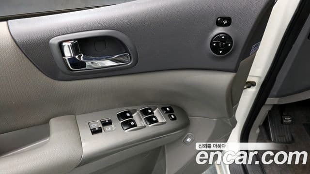 Kia Carnival R Premium, 2013 11