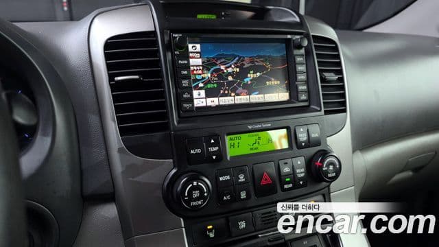 Kia Carnival R Premium, 2013 14