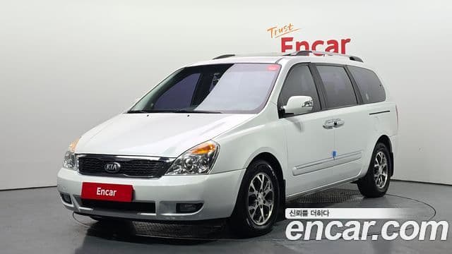 Kia Carnival R Premium, 2013 1