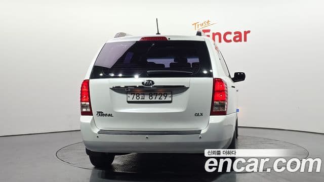 Kia Carnival R Premium, 2013 4