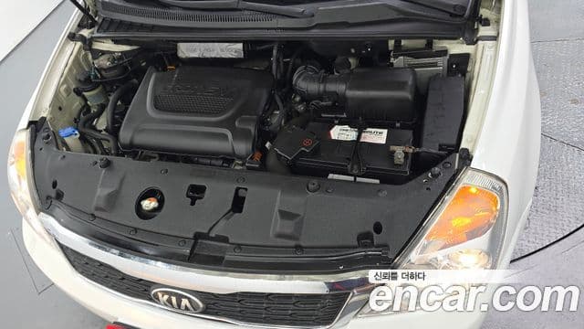 Kia Carnival R Premium, 2013 6