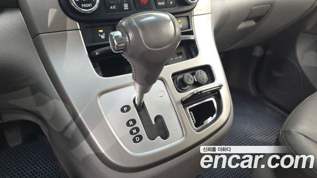 Kia Carnival R Premium, 2013 9