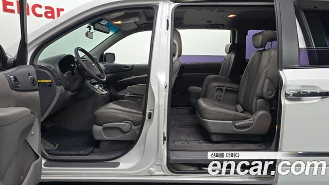 Kia Carnival R Premium, 2013 10