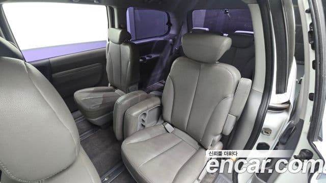 Kia Carnival R Premium, 2013 12
