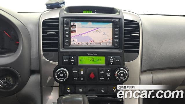 Kia Carnival R Premium, 2013 14