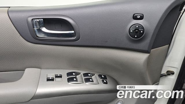 Kia Carnival R Premium, 2013 18