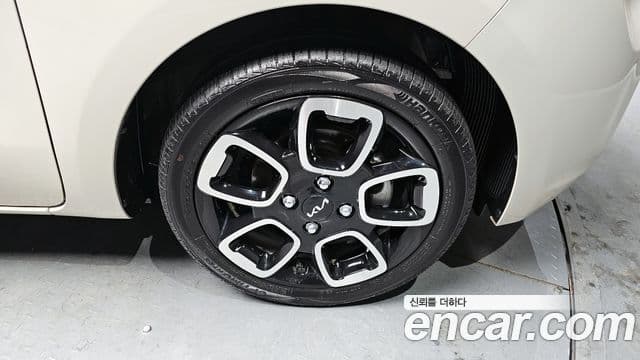 Kia The / новый New Ray Signature, 2022 все фото