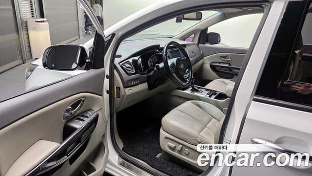 Kia All New Carnival President, 2016 10