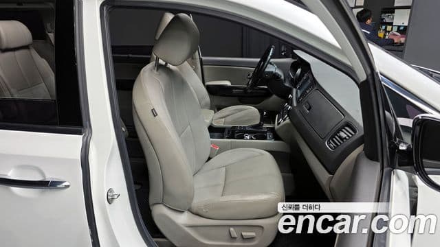 Kia All New Carnival President, 2016 12