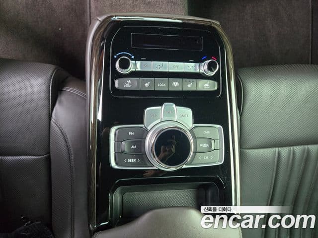 Genesis G90 Premium Luxury, 2019 17