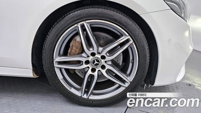 Mercedes-Benz E-класс W213 AMG Line, 2019 все фото