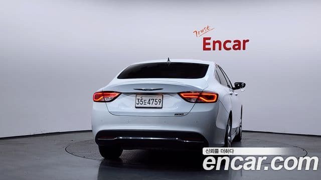 크라이슬러 200 2세대 2.4 Limited, 2015 4