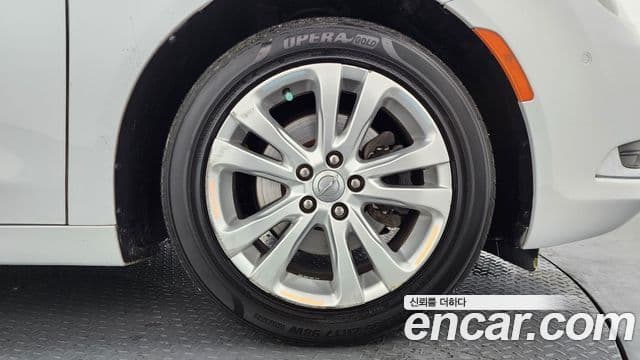 크라이슬러 200 2세대 2.4 Limited, 2015 все фото