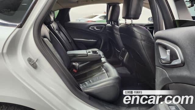 크라이슬러 200 2세대 2.4 Limited, 2015 12