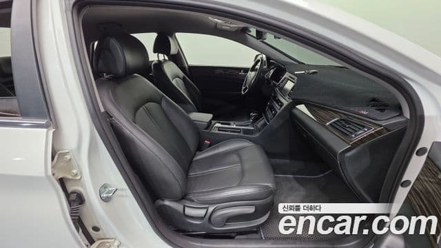 Hyundai LF Sonata 2.0 Smart, 2015 10