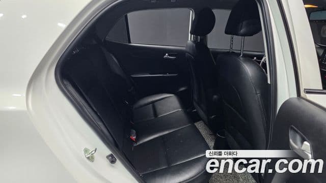 Kia Morning Urban (JA) Prestige, 2023 12