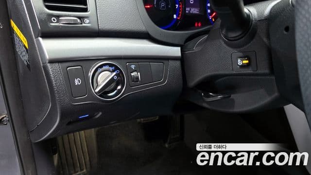 Hyundai i40 살룬 PYL, 2014 18