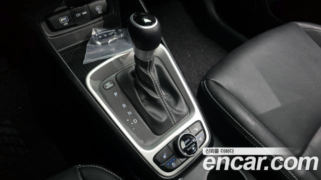 Hyundai Venue Premium, 2025 9