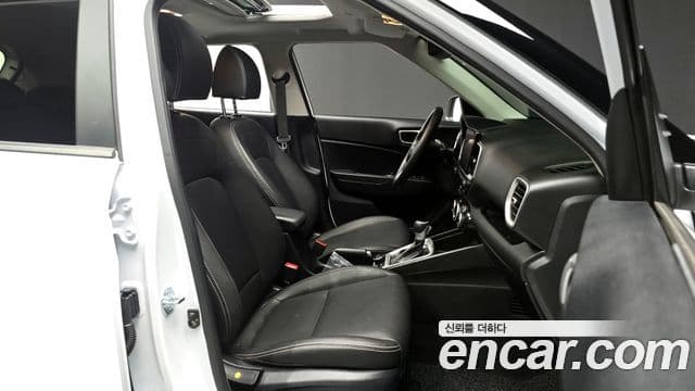Hyundai Venue Premium, 2025 10