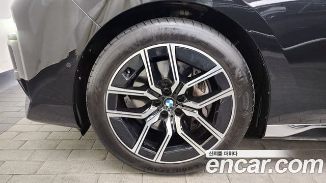 BMW 7시리즈 (G70) 740i xDrive M Sport, 2024 все фото