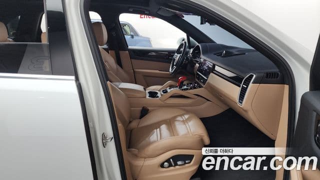 Porsche Cayenne (PO536) 3.0 E-гибрид, 2020 11