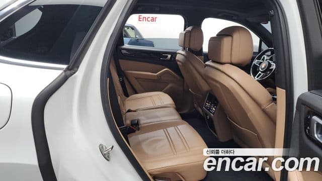 Porsche Cayenne (PO536) 3.0 E-гибрид, 2020 12