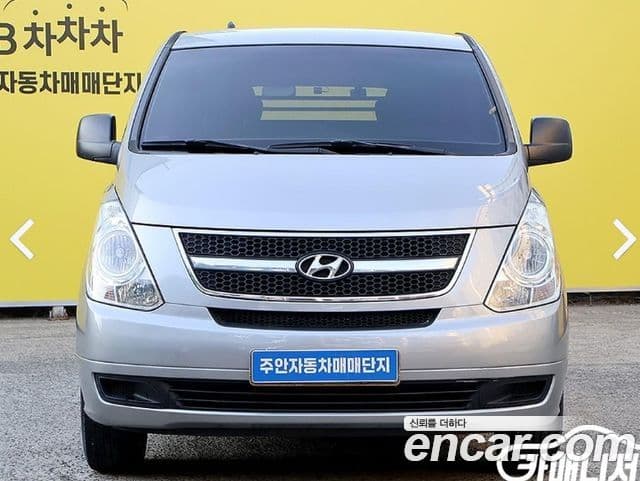 Hyundai Grand Starex CVX Deluxe, 2012 1