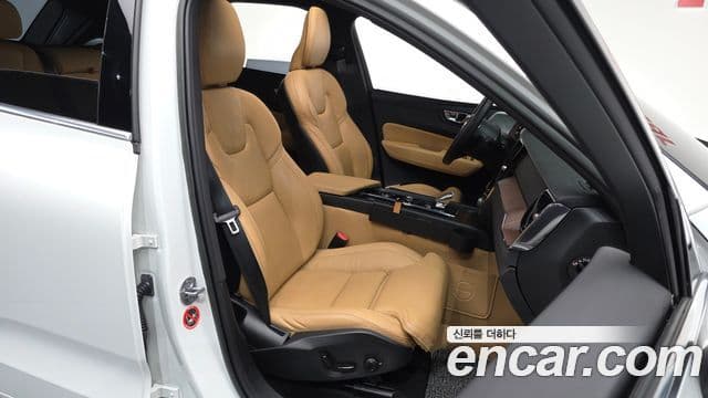 Volvo XC60 2세대 B5 Ultimate Bright, 2023 10