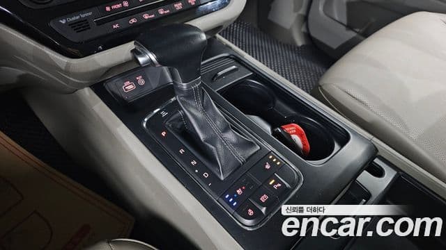 Kia All New Carnival Luxury, 2018 9