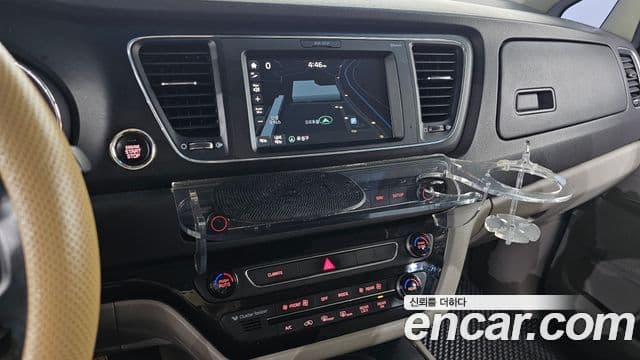 Kia All New Carnival Luxury, 2018 17