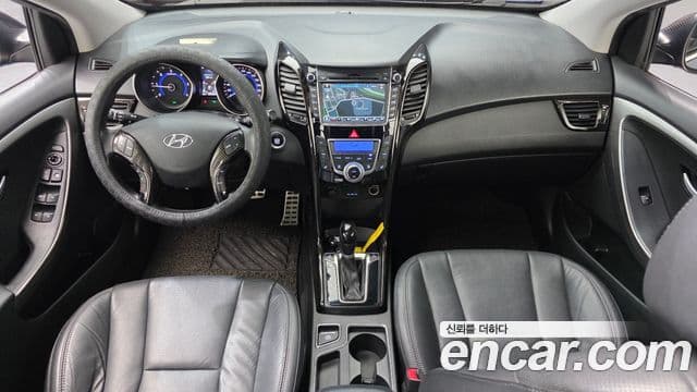 Hyundai i30(новый кузов / новое поколение) дизель 1.6 VGT Extreme, 2012 4