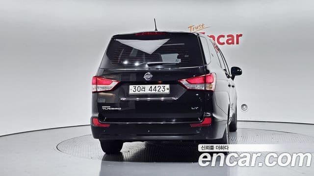 KG모빌리티(SsangYong) Korando 투리스모 4WD LT 9인승, 2015 4