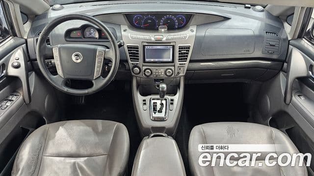 KG모빌리티(SsangYong) Korando 투리스모 4WD LT 9인승, 2015 7