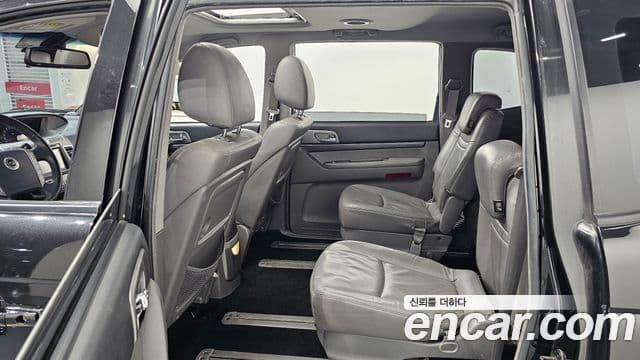 KG모빌리티(SsangYong) Korando 투리스모 4WD LT 9인승, 2015 12