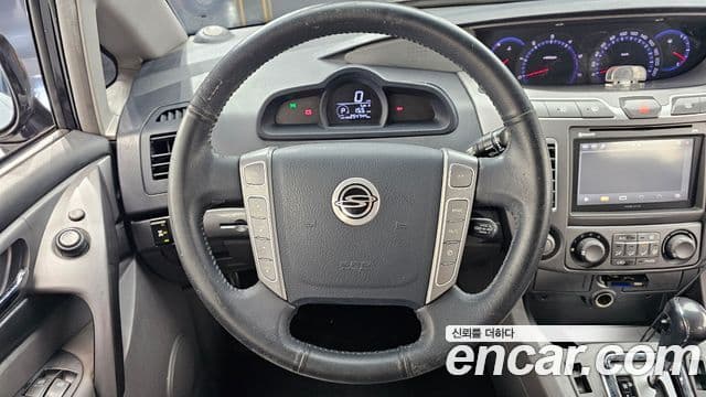 KG모빌리티(SsangYong) Korando 투리스모 4WD LT 9인승, 2015 14